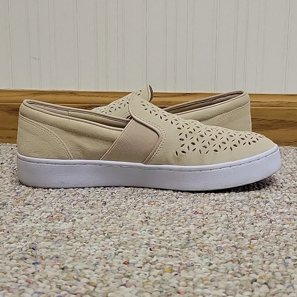Vionic Beige Perforated Kani Slip-On Loafers Sz 6.5 Removable Insoles
